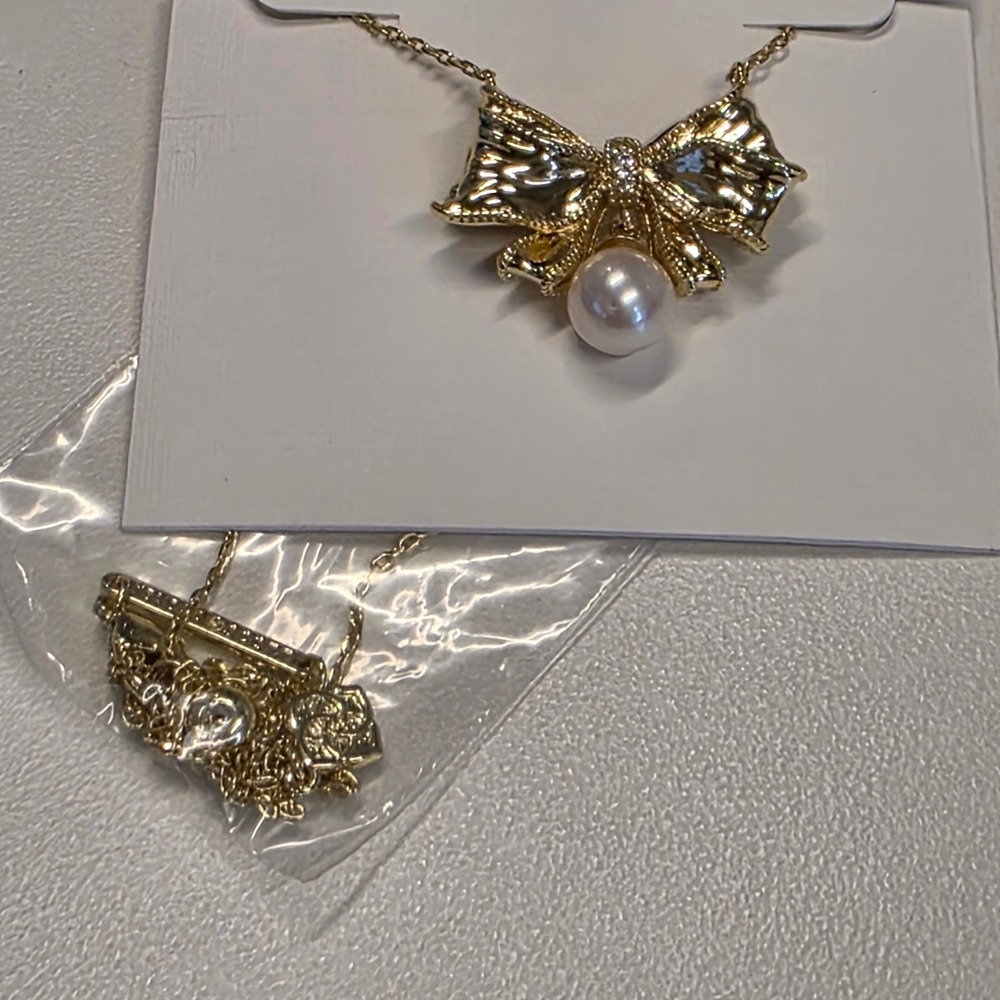 Kendra Scott x LoveShackFancy Pearl Bow Gold Necklace Limited Edition Pendant - Picture 2 of 8